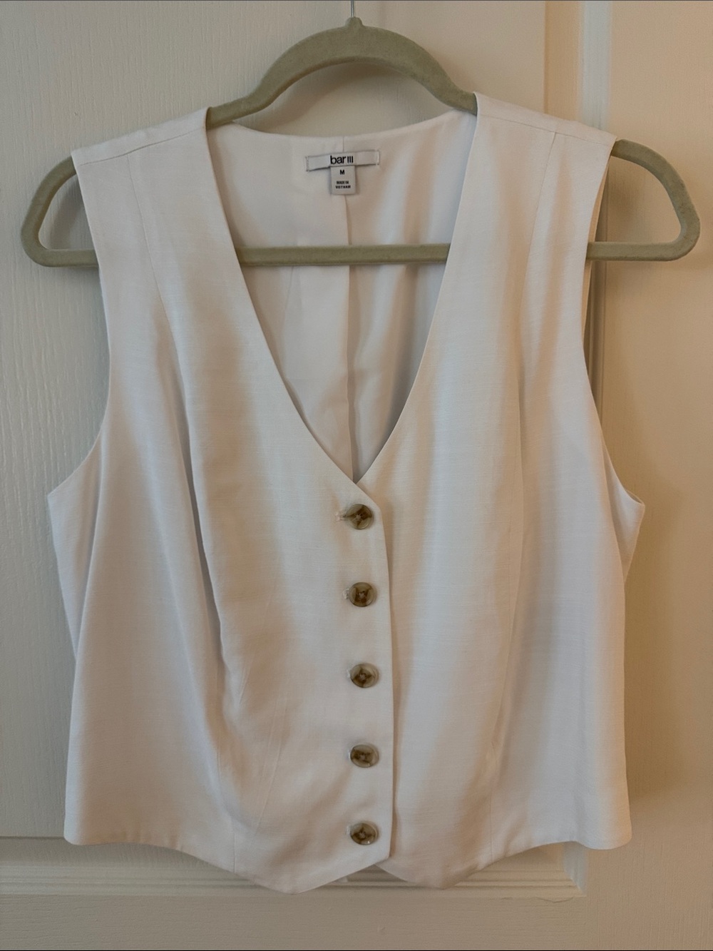 Bar III White Sleeveless Button-Front V-Neck Top vest